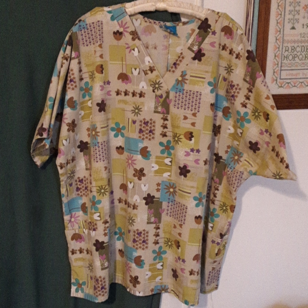 Scrub top